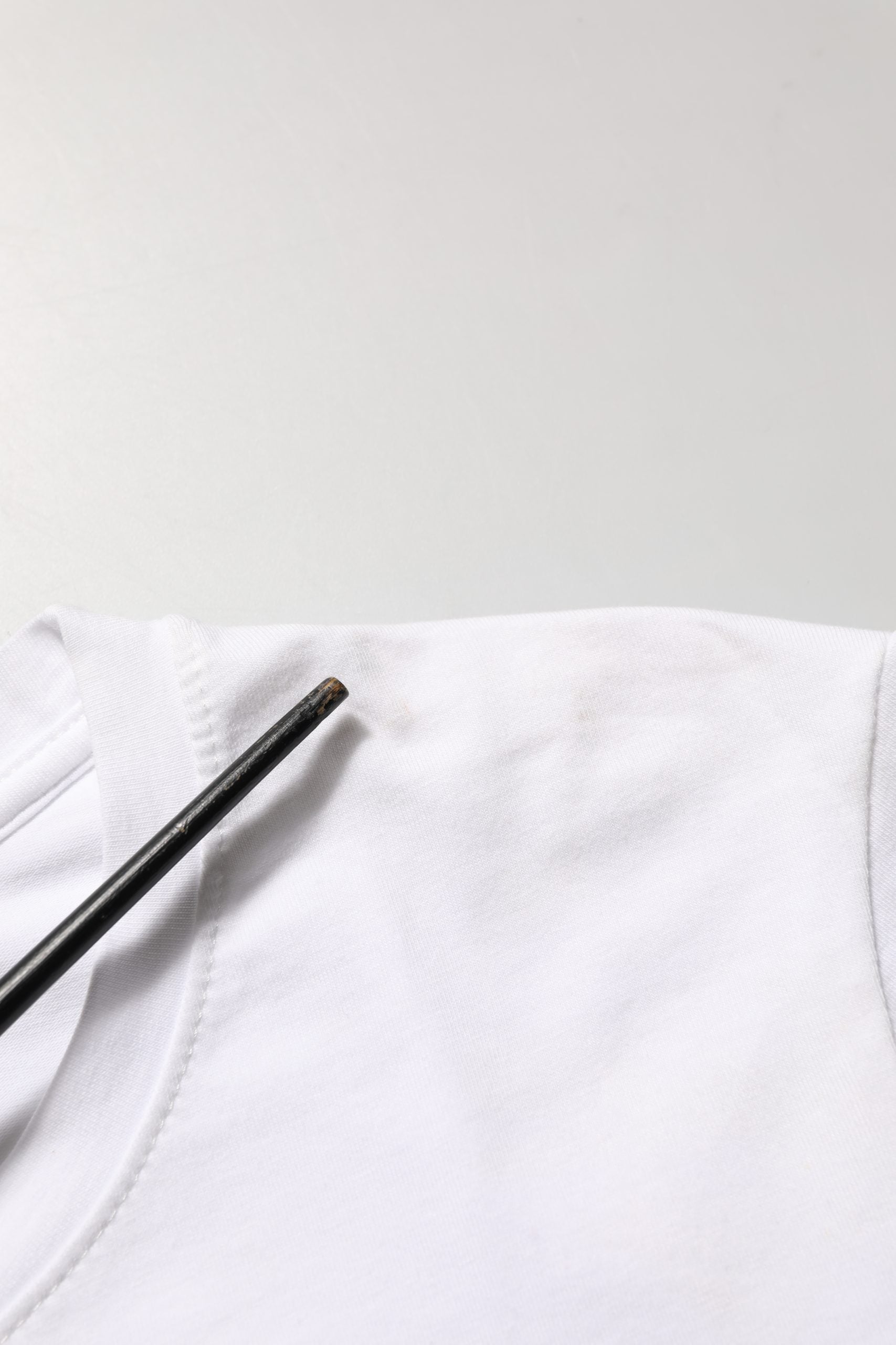 White Crew Neck Short Sleeves Embellished T-shirt