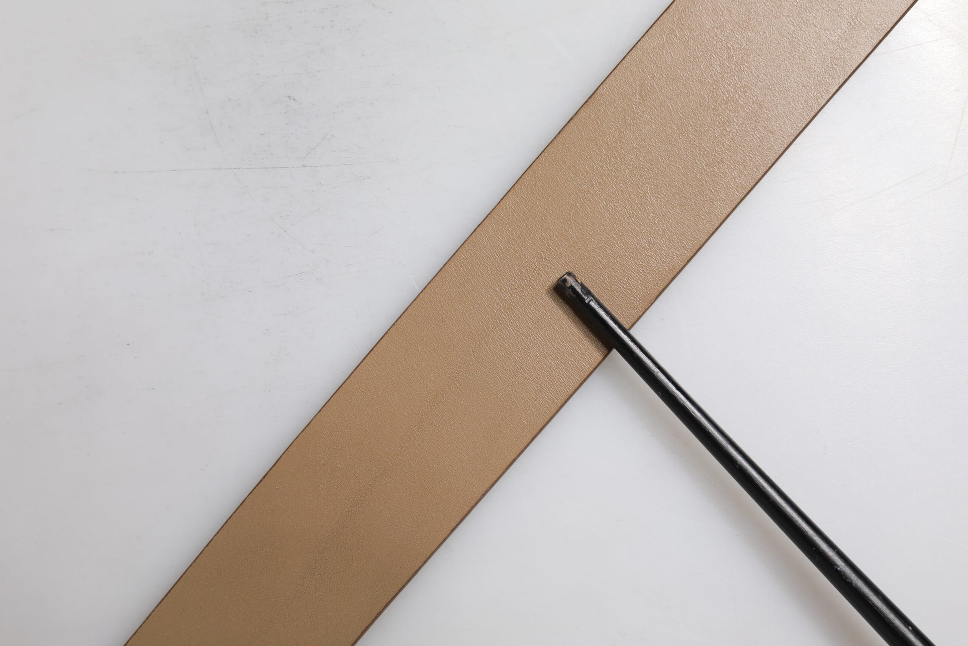 Brown Leather Classic Metal Logo Buckle Belt