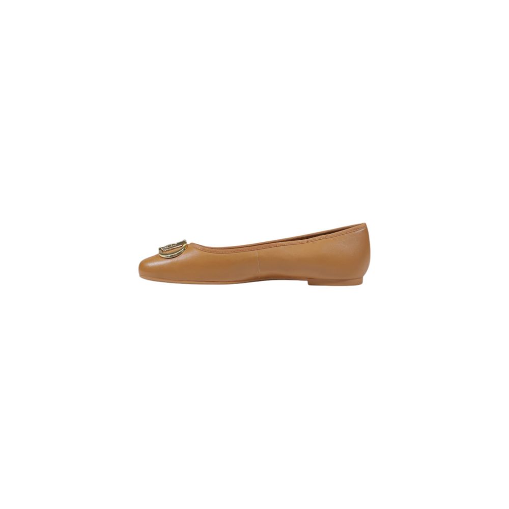 Beige Leather Flat Shoe